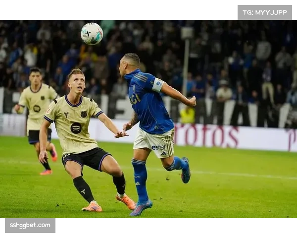 通讯:西甲联盟启动“足球回归校园”计划,百名球员参与线下活动